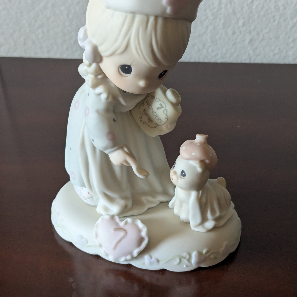 Charming Precious Moments "Growing In Grace Age 7" Figurine. Excellent Condition
